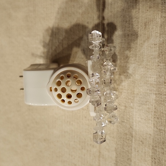 Snowflake Wall Plug In - Picture 3 of 4